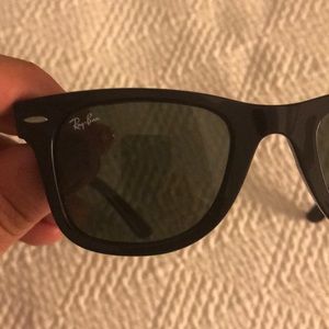 100% Authentic Ray Ban Wayfarer-black